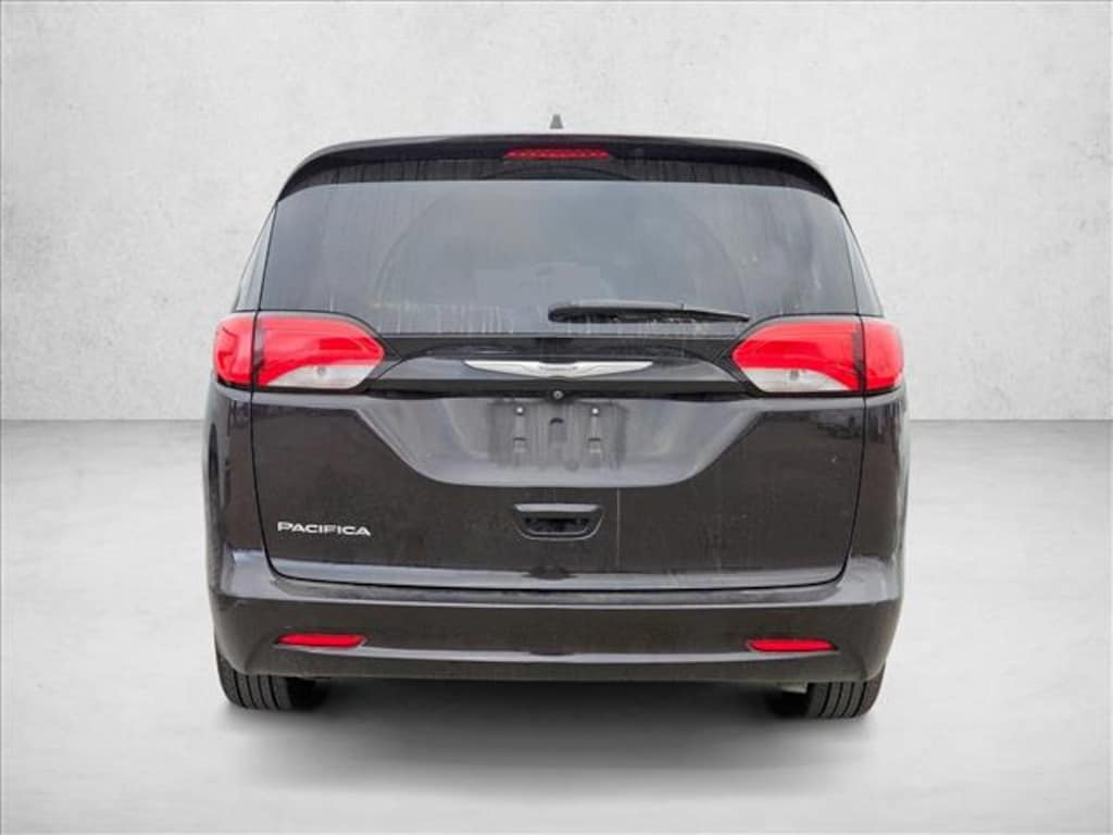 Used 2017 Chrysler Pacifica Touring Van