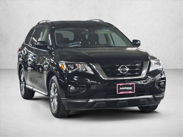 2020 Nissan Pathfinder SV photo 3