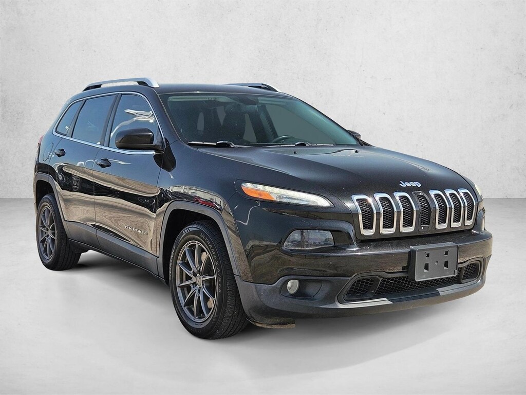 Used 2015 Jeep Cherokee Latitude FWD SUV