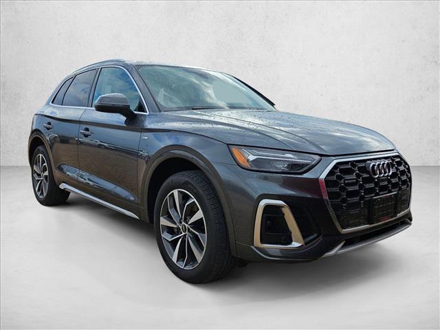 2022 Audi Q5 S line Premium Plus photo 2