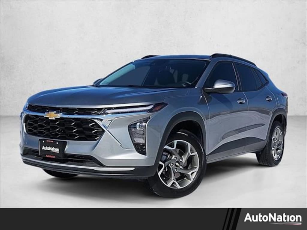 Used 2025 Chevrolet Trax LT SUV