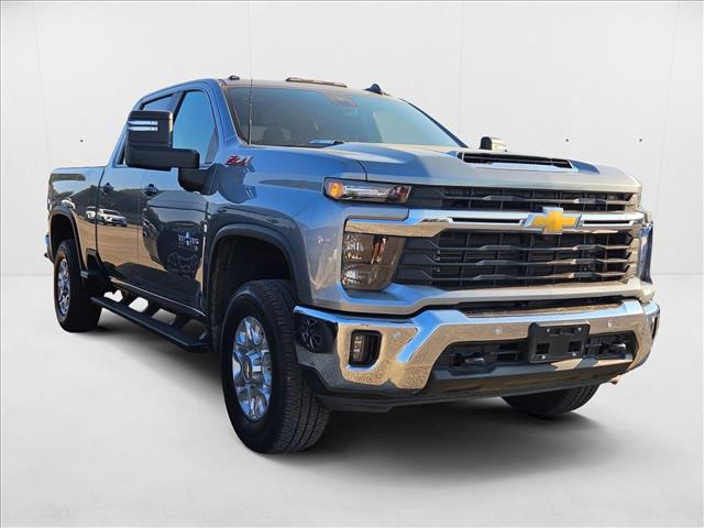 2025 Chevrolet Silverado 2500HD LT photo 3