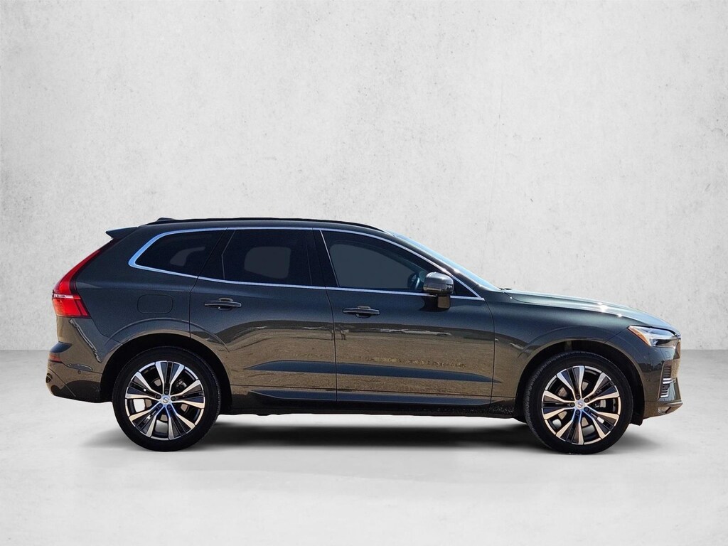 Used 2022 Volvo XC60 B5 FWD Momentum SUV