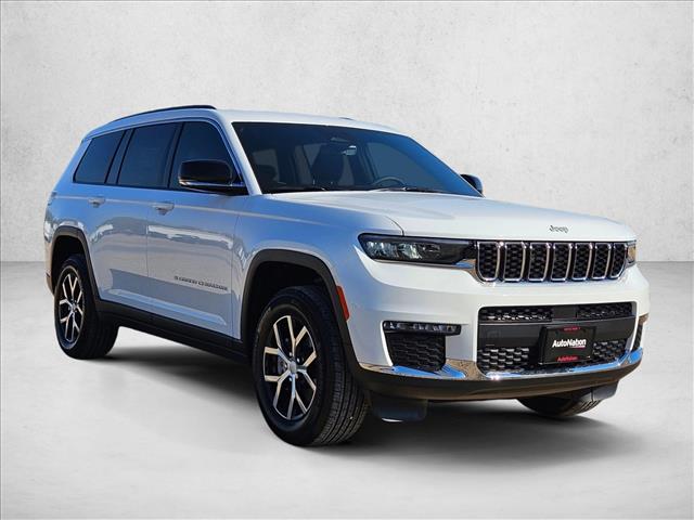 2025 Jeep Grand Cherokee Limited photo 2