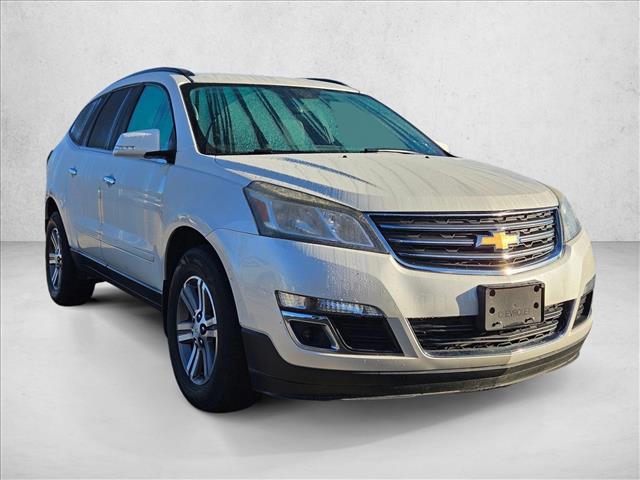 2015 Chevrolet Traverse 1LT photo 2