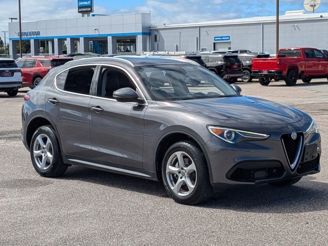 2019 Alfa Romeo Stelvio Sport photo 3