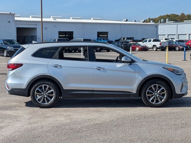 2017 Hyundai Santa Fe SE photo 4