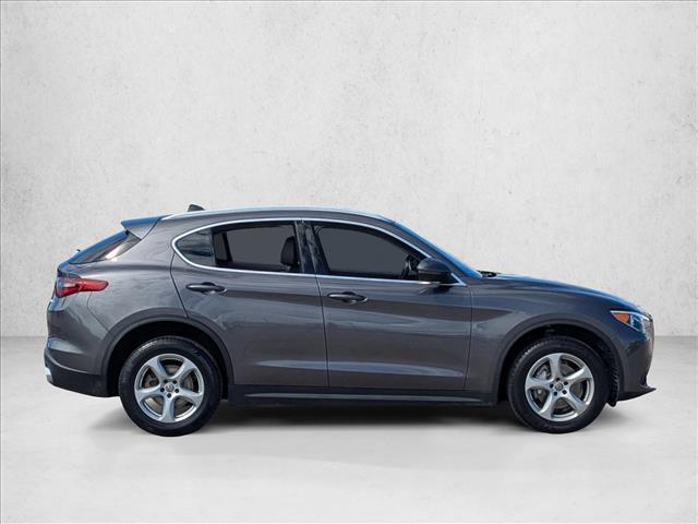 2019 Alfa Romeo Stelvio Sport photo 4
