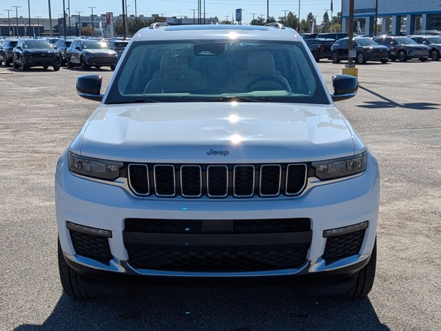 2022 Jeep Grand Cherokee Limited photo 2