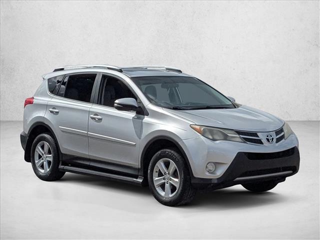 2013 Toyota RAV4 XLE photo 3