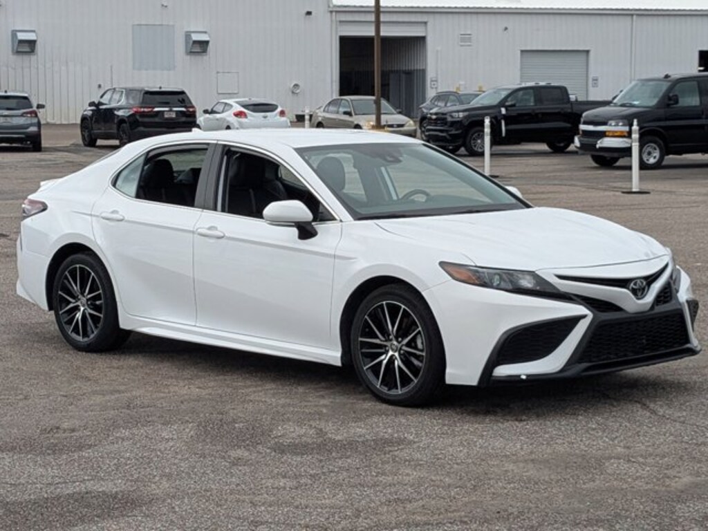 Used 2024 Toyota Camry SE Sedan