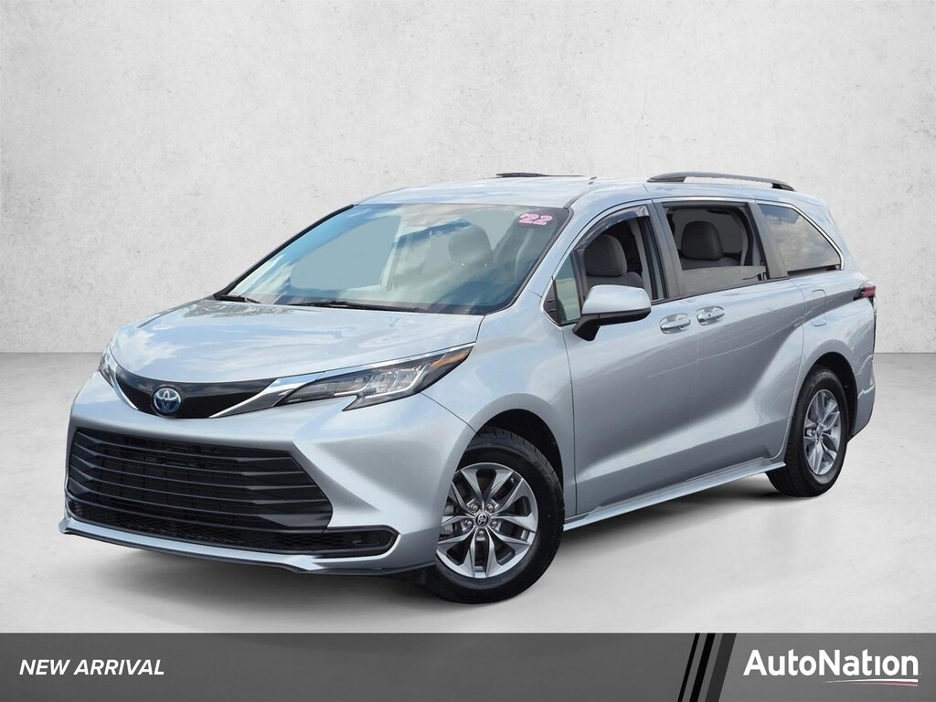 Used 2022 Toyota Sienna LE Van Passenger Van