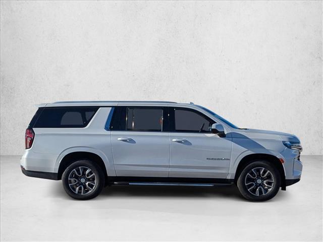 2021 Chevrolet Suburban LT photo 4