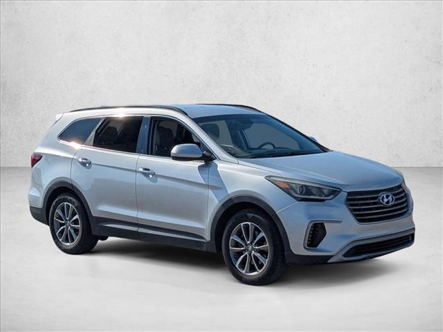 2017 Hyundai Santa Fe SE photo 2