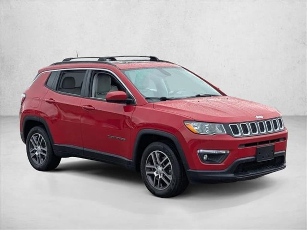 Used 2019 Jeep Compass Latitude w/Sun/Wheel Pkg SUV