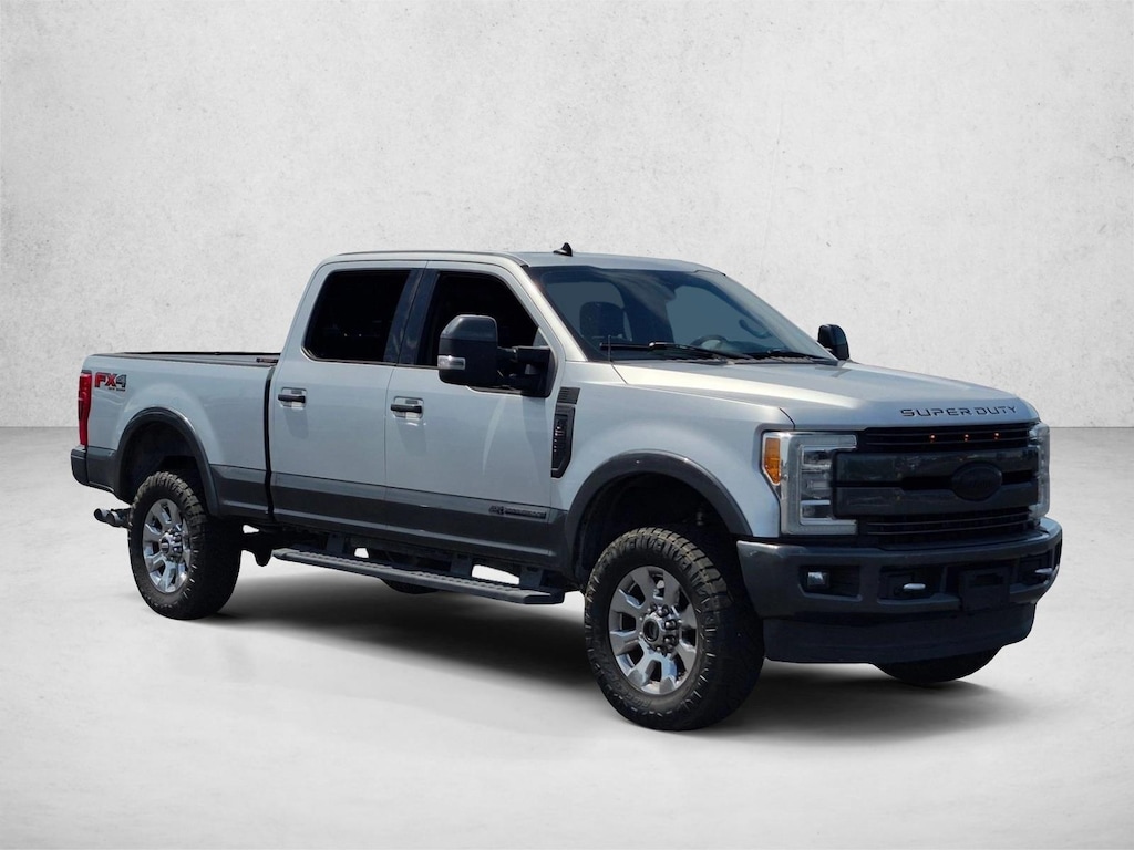 Used 2019 Ford F-250 LARIAT Truck Crew Cab