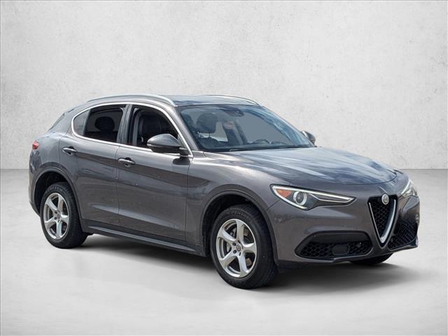 2019 Alfa Romeo Stelvio Sport photo 3
