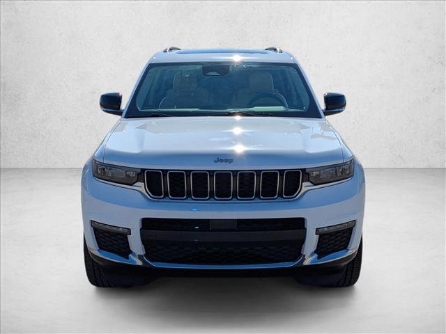 2022 Jeep Grand Cherokee Limited photo 2