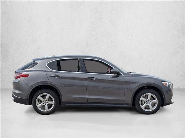 2019 Alfa Romeo Stelvio Sport photo 4