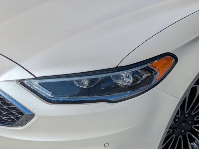 2017 Ford Fusion Hybrid Titanium photo 4