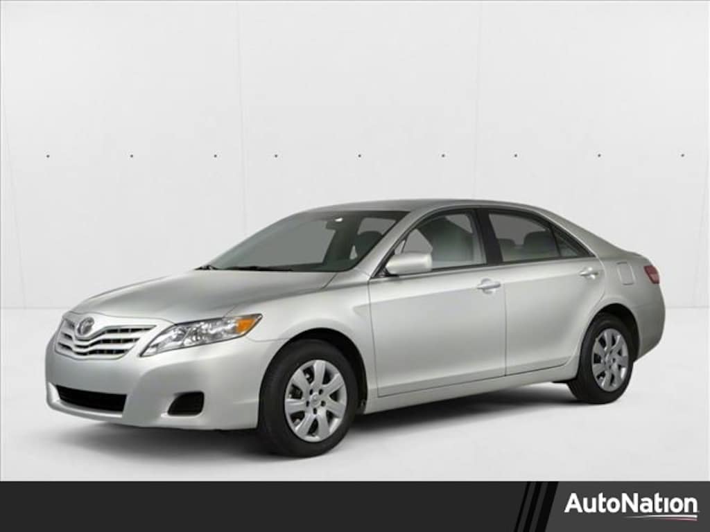 Used 2011 Toyota Camry SE Sedan