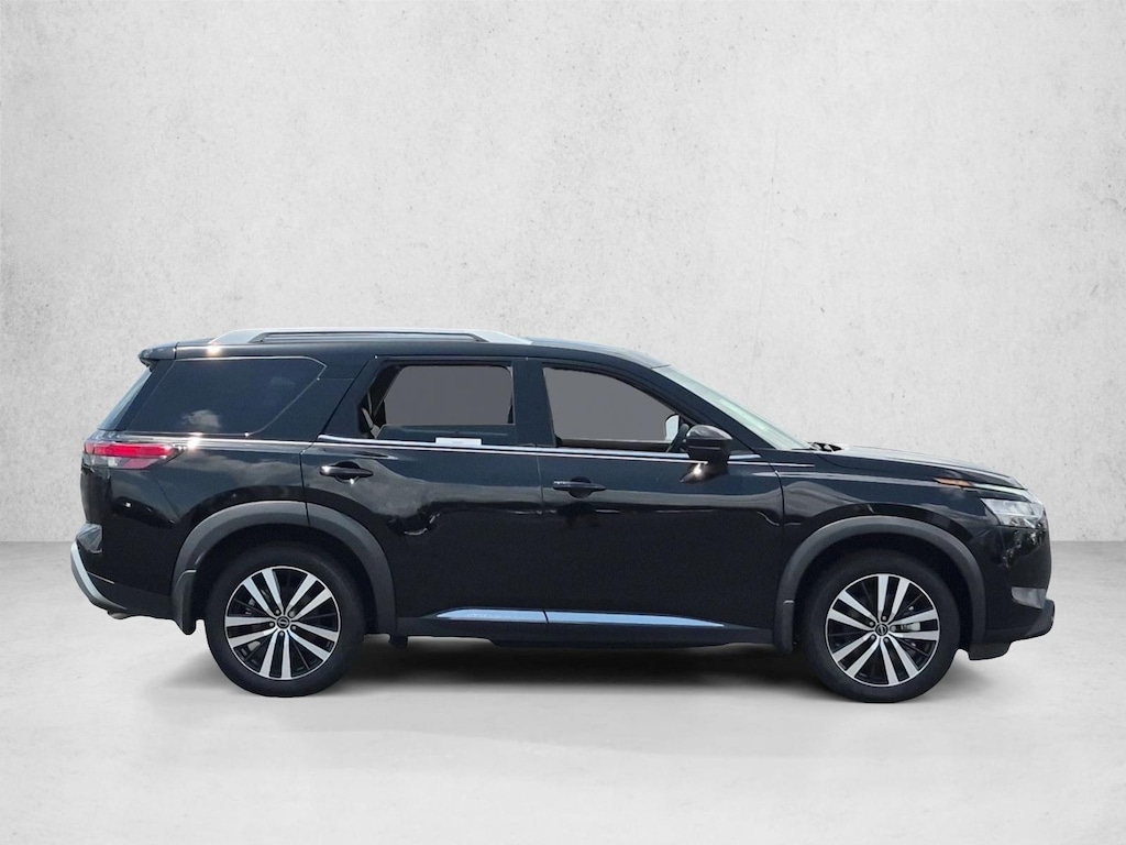 Used 2024 Nissan Pathfinder Platinum SUV