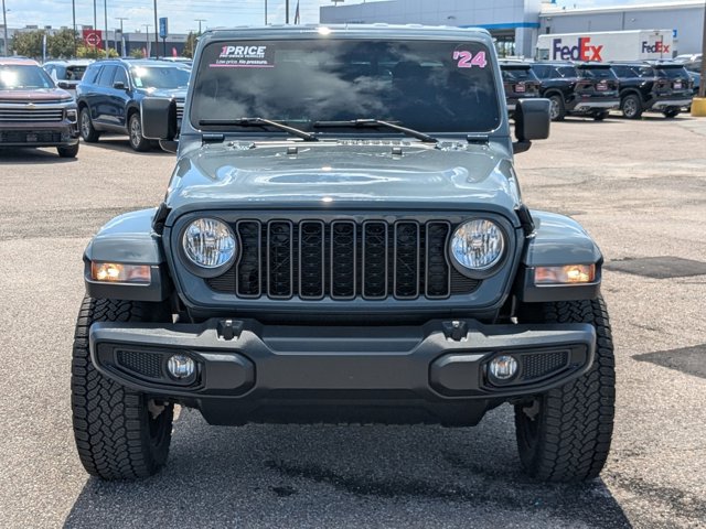 2024 Jeep Gladiator photo 2