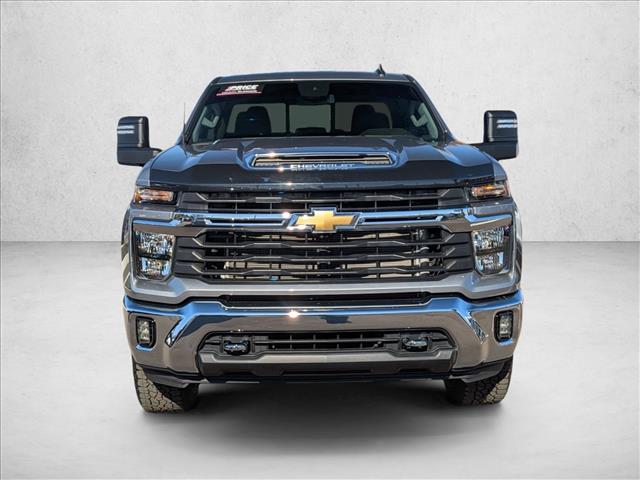 2024 Chevrolet Silverado 2500HD LT photo 2
