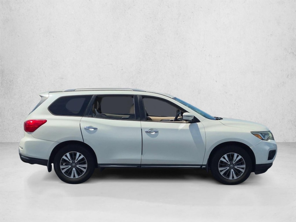 Used 2017 Nissan Pathfinder SL SUV