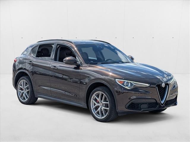 2018 Alfa Romeo Stelvio Sport photo 3