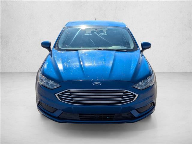 2017 Ford Fusion SE photo 2
