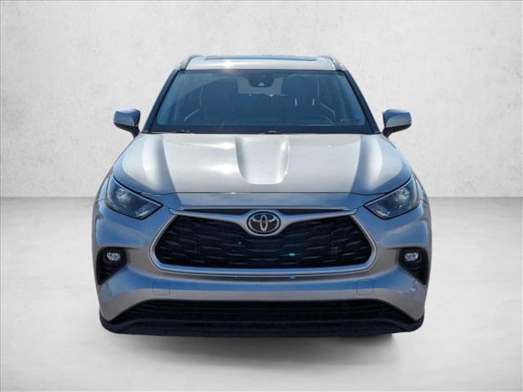 Used 2022 Toyota Highlander XLE SUV