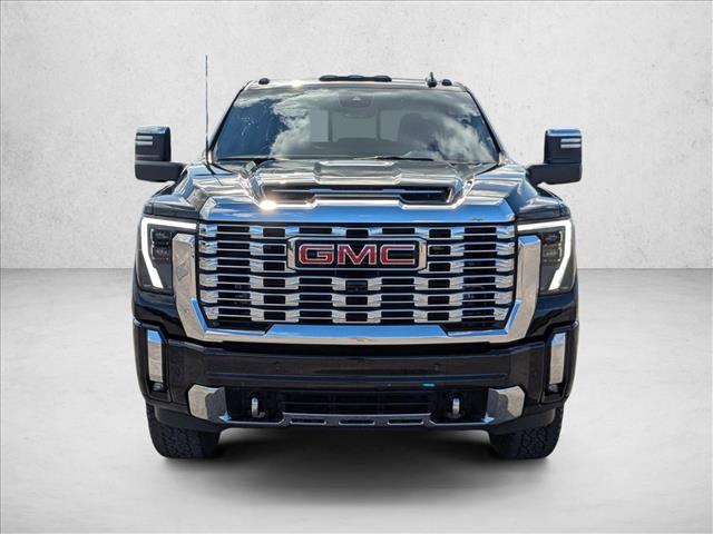 2024 Gmc Sierra 3500 HD Denali photo 2