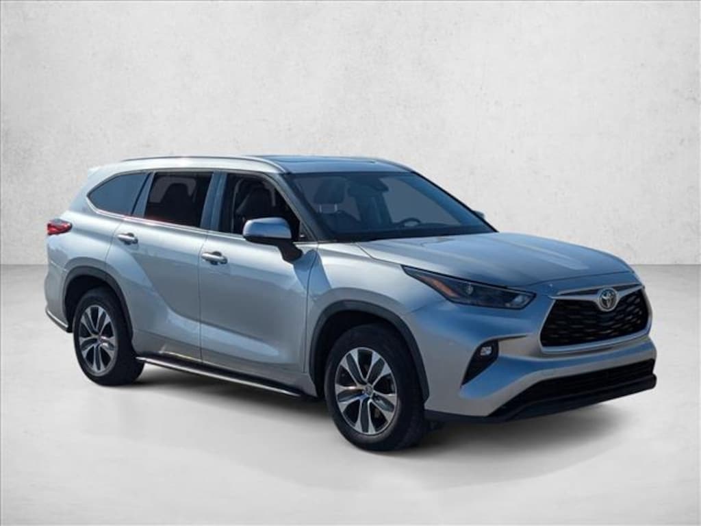 Used 2022 Toyota Highlander XLE SUV
