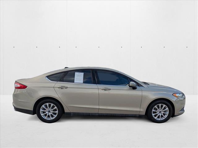2015 Ford Fusion S photo 4