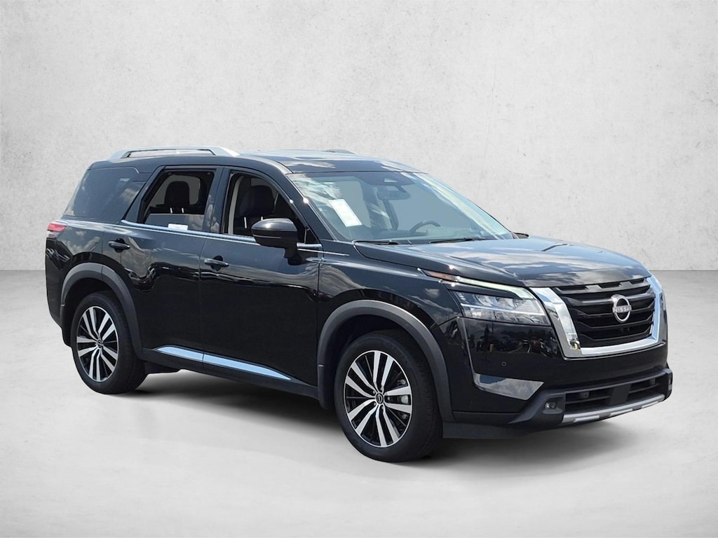 Used 2024 Nissan Pathfinder Platinum SUV