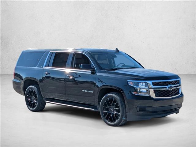 2018 Chevrolet Suburban LT photo 3