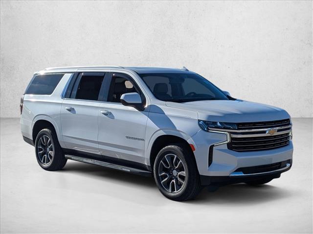 2021 Chevrolet Suburban LT photo 3
