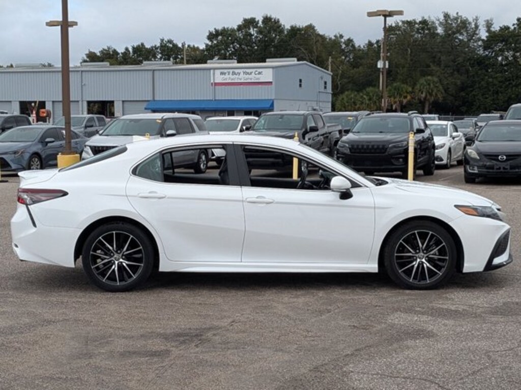 Used 2024 Toyota Camry SE Sedan