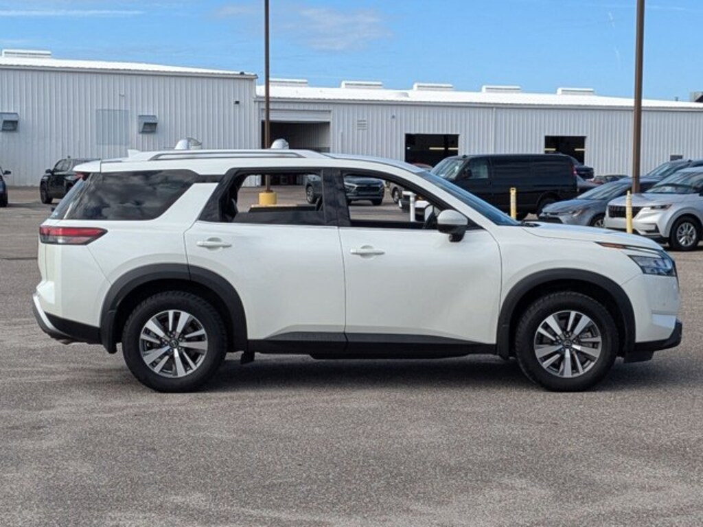 Used 2022 Nissan Pathfinder SL SUV
