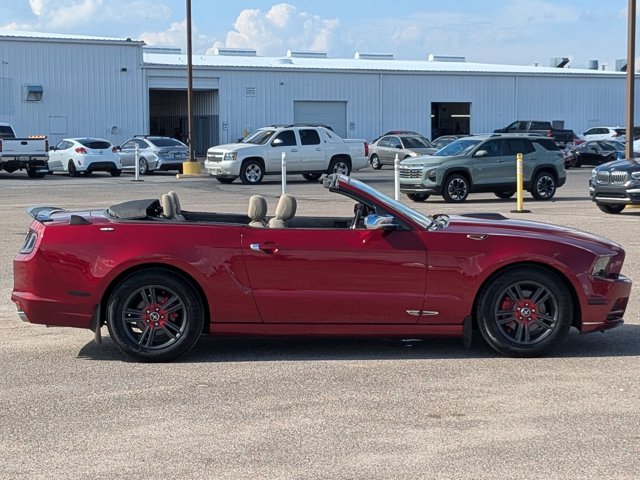 2014 Ford Mustang V6 Premium photo 4