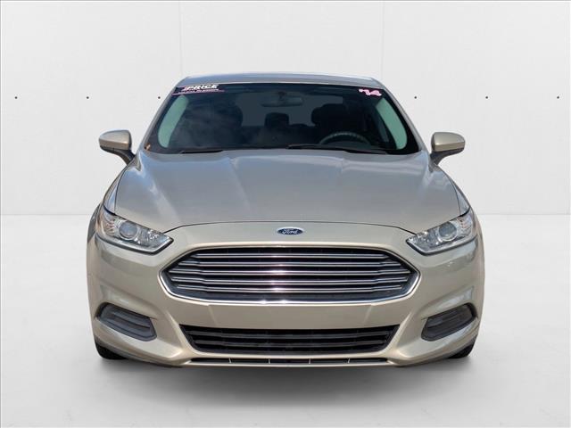 2015 Ford Fusion S photo 2