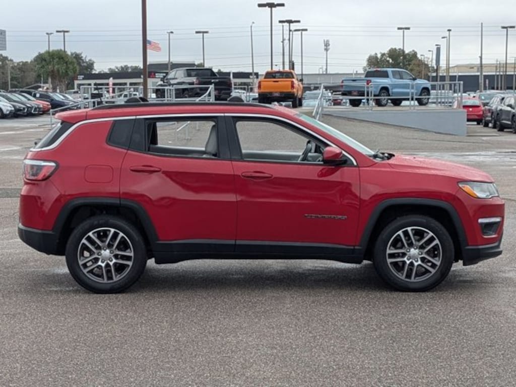 Used 2019 Jeep Compass Latitude w/Sun/Wheel Pkg SUV