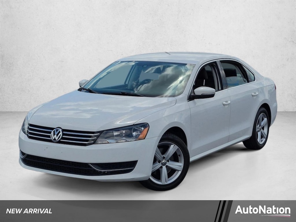 Used 2013 Volkswagen Passat SE Sedan