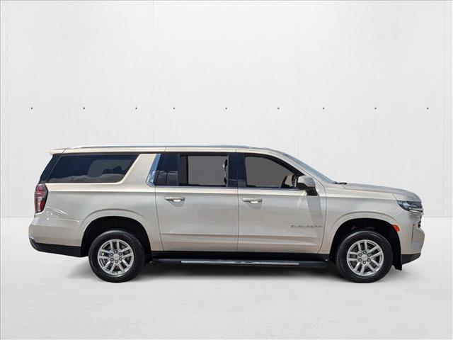 2023 Chevrolet Suburban LT photo 4