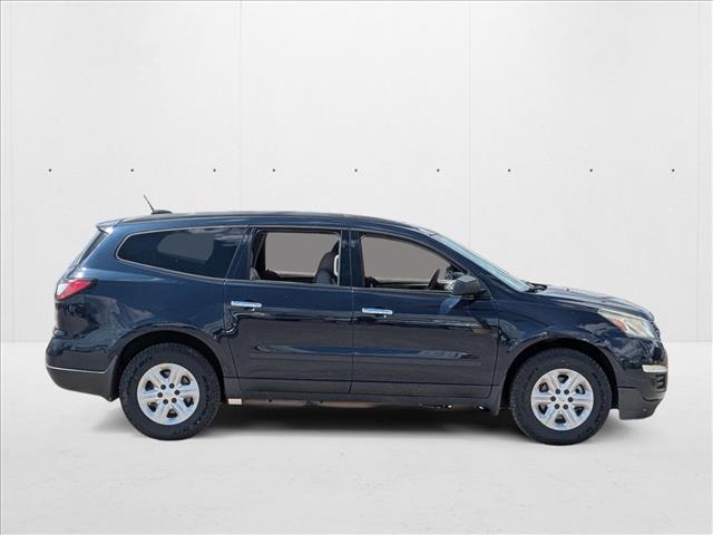 2017 Chevrolet Traverse LS photo 4