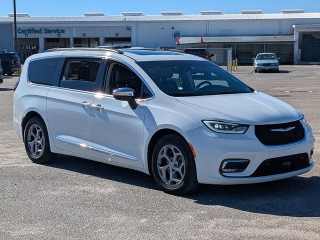 Used 2023 Chrysler Pacifica Limited Van Passenger Van