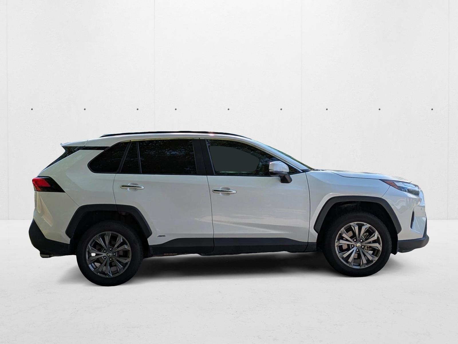 2022 Toyota RAV4 Hybrid Limited photo 3
