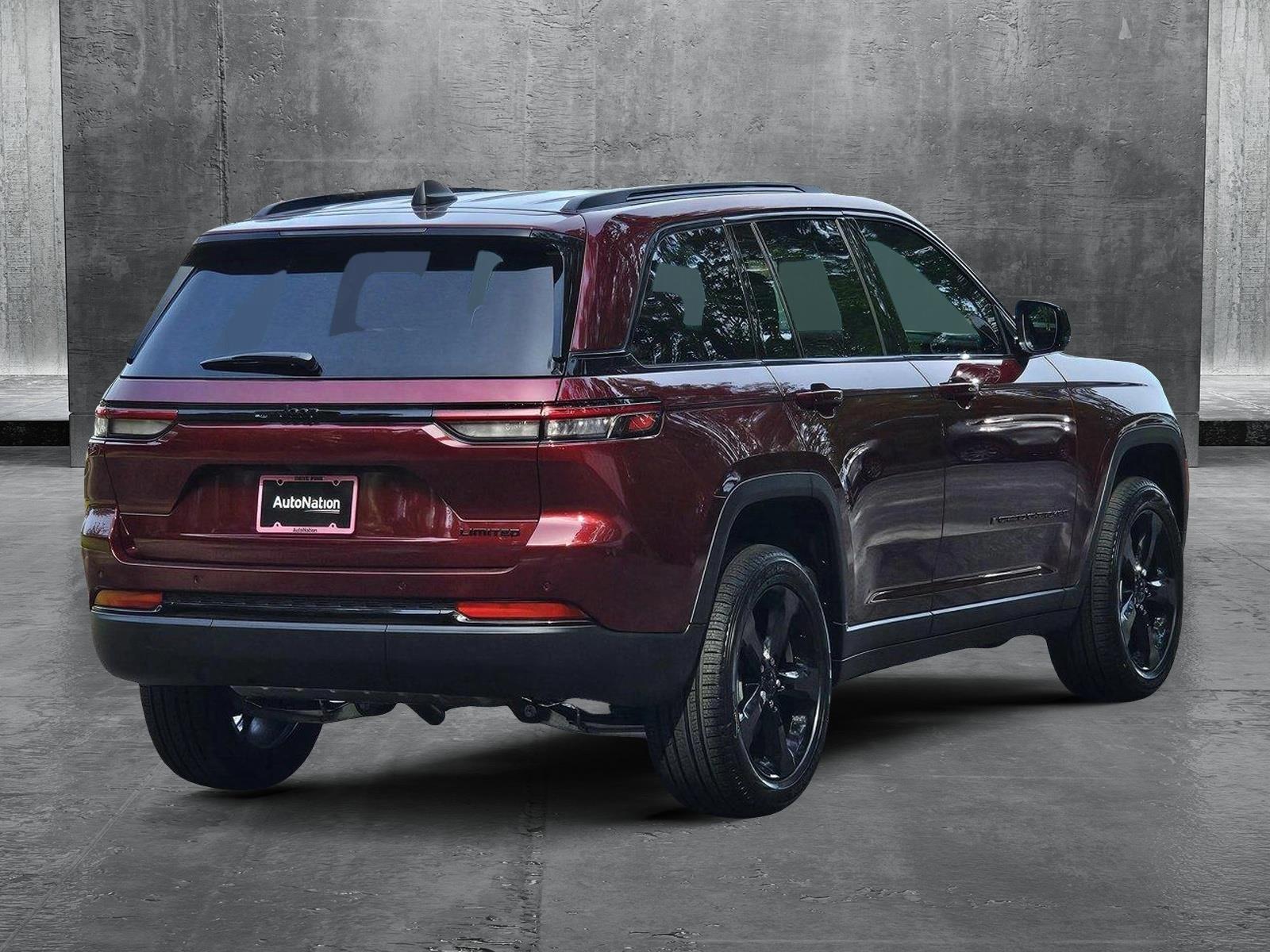 2025 Jeep Grand Cherokee Limited Sport photo 2