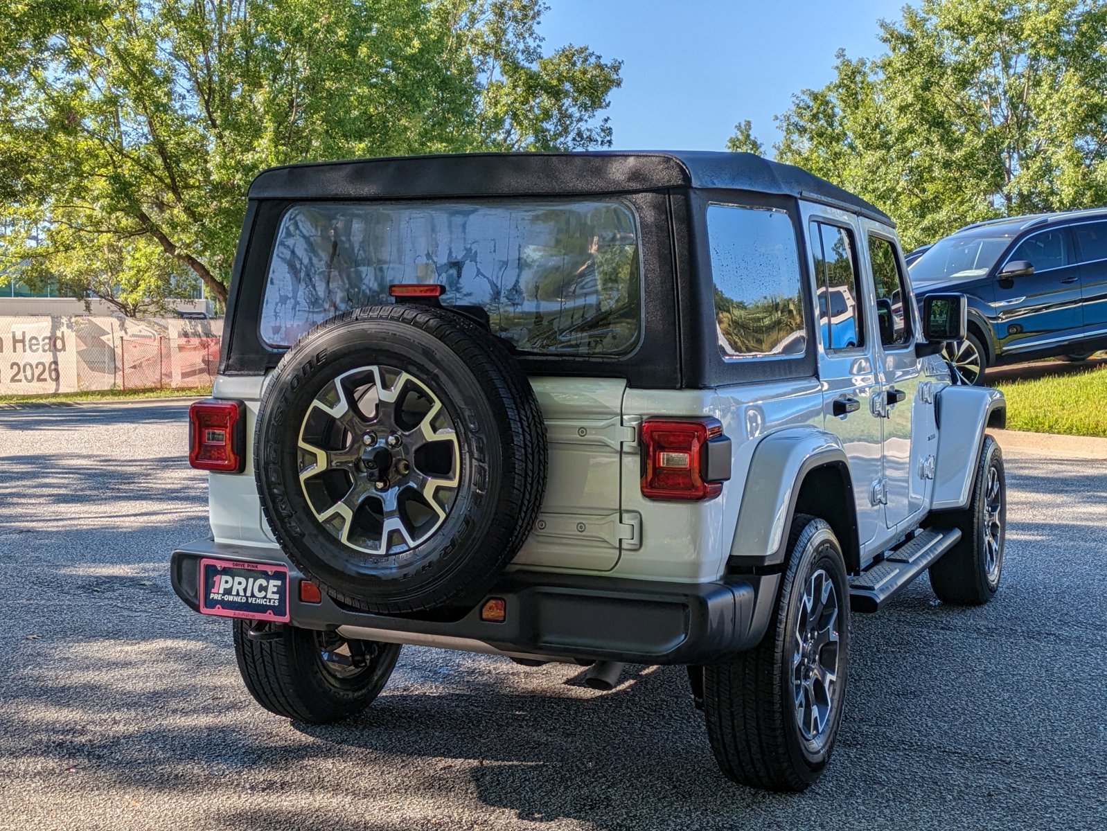 2024 Jeep Wrangler Sahara photo 2